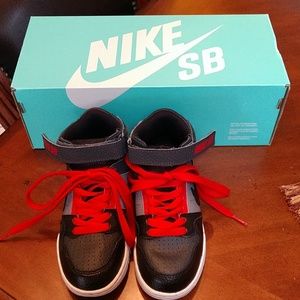 Boys Nike Sneakers